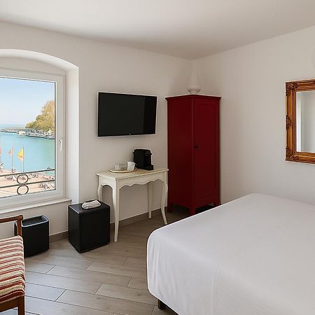 Готель Relais Al Porto Песк'єра-дель-Гарда Екстер'єр фото