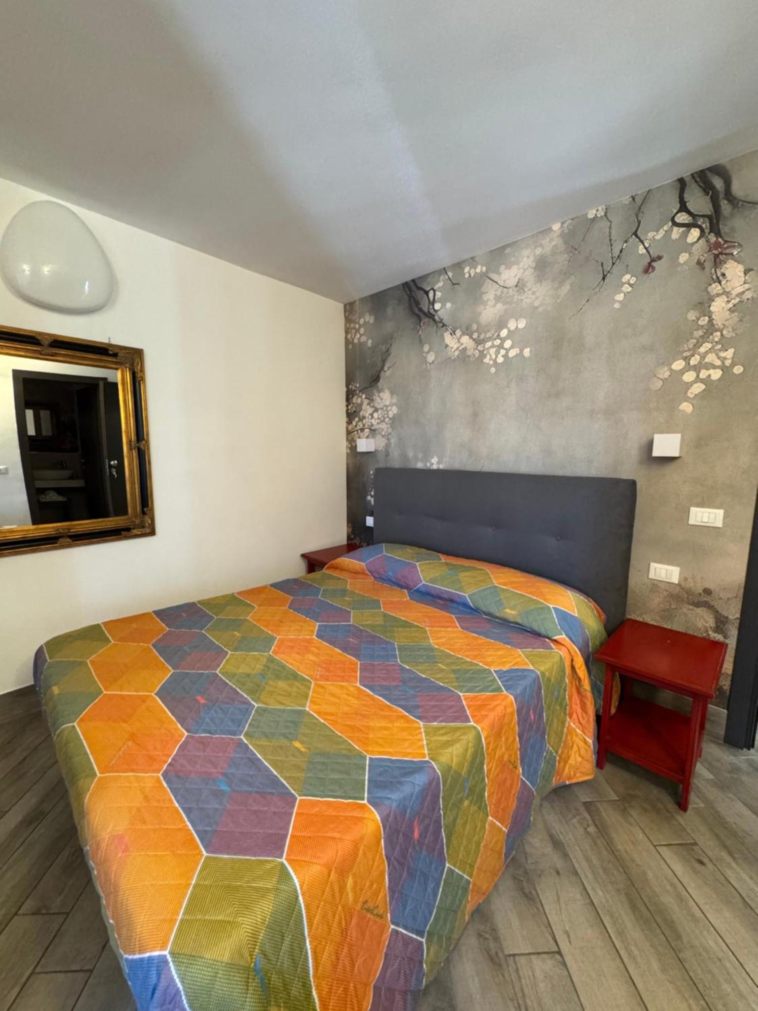 Готель Relais Al Porto Песк'єра-дель-Гарда Екстер'єр фото
