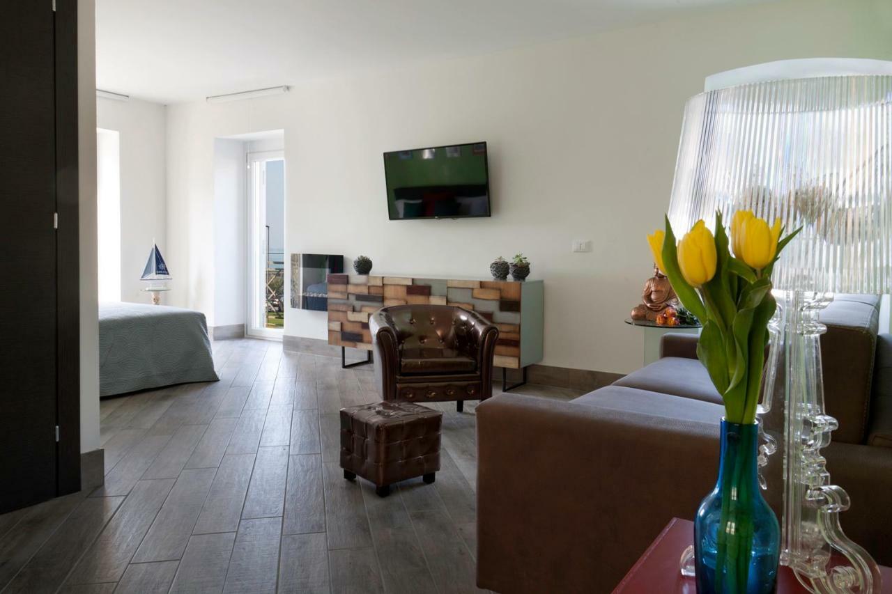 Готель Relais Al Porto Песк'єра-дель-Гарда Екстер'єр фото